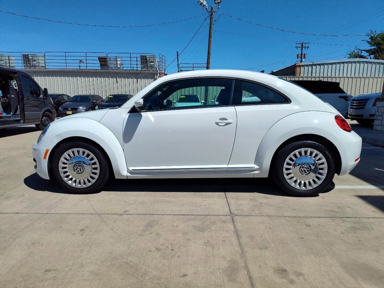 Used 2014 Volkswagen Beetle 2.5 image 7