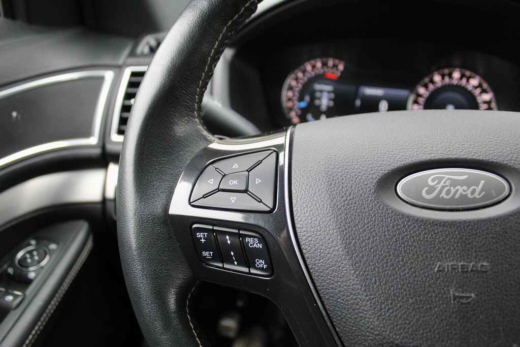 Used 2017 Ford Explorer Platinum AWD/4WD image 14