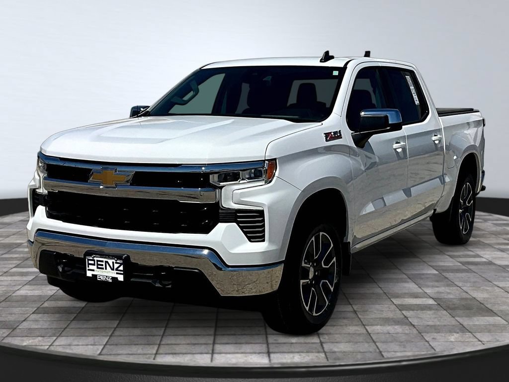 Used 2022 Chevrolet Silverado 1500 LT AWD/4WD image 1