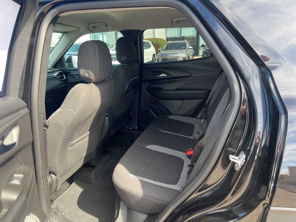 Used 2025 Chevrolet TrailBlazer LT w/ Driver Confidence Package image 11