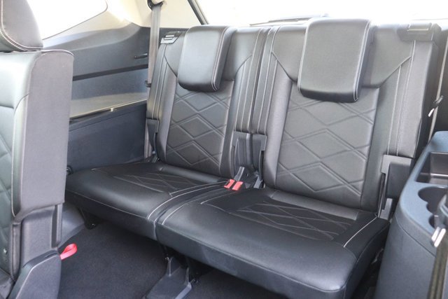 Used 2025 Volkswagen Atlas SE image 12