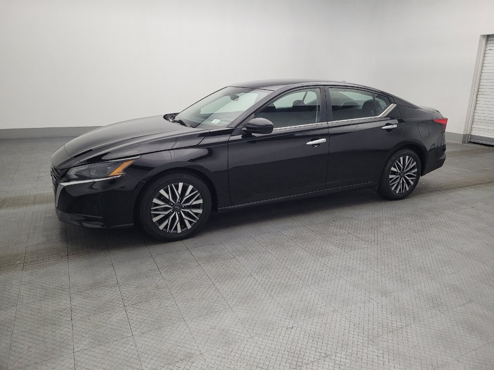 Used 2023 Nissan Altima 2.5 SV image 2
