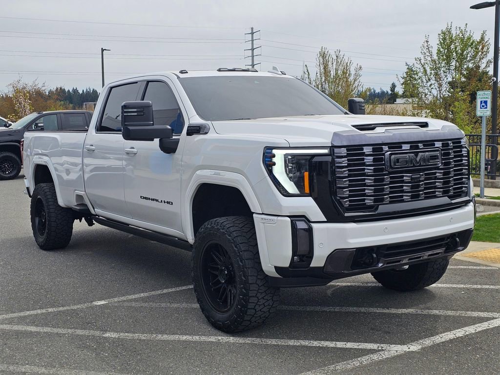 Used 2024 GMC Sierra 3500 Denali Ultimate AWD/4WD image 7
