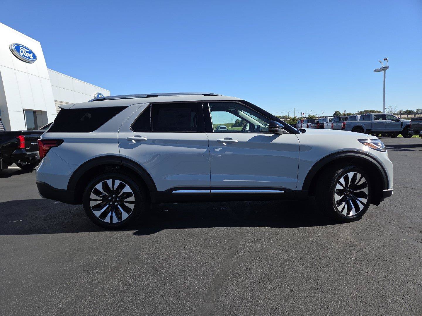 New 2027 Ford Explorer Platinum w/ LUX Leather Package AWD/4WD image 18
