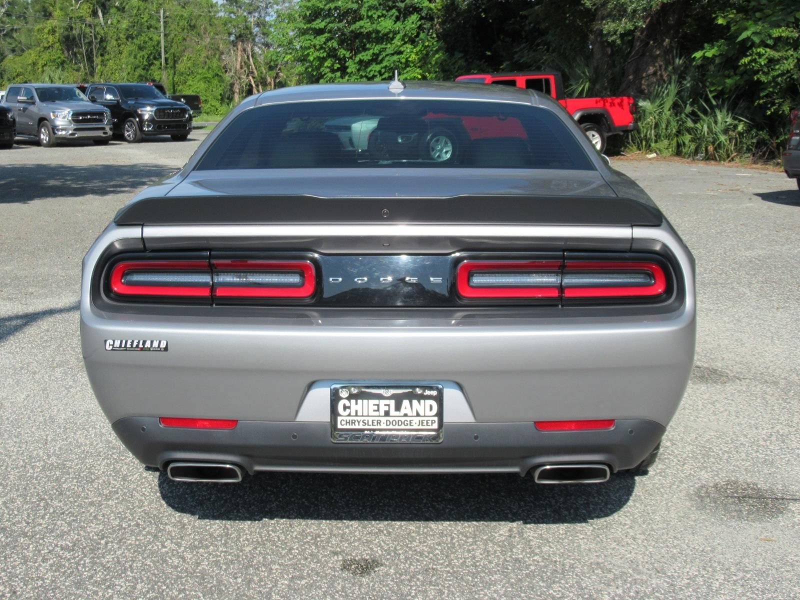 Used 2015 Dodge Challenger R/T Scat Pack w/ Leather Interior Group RWD image 6