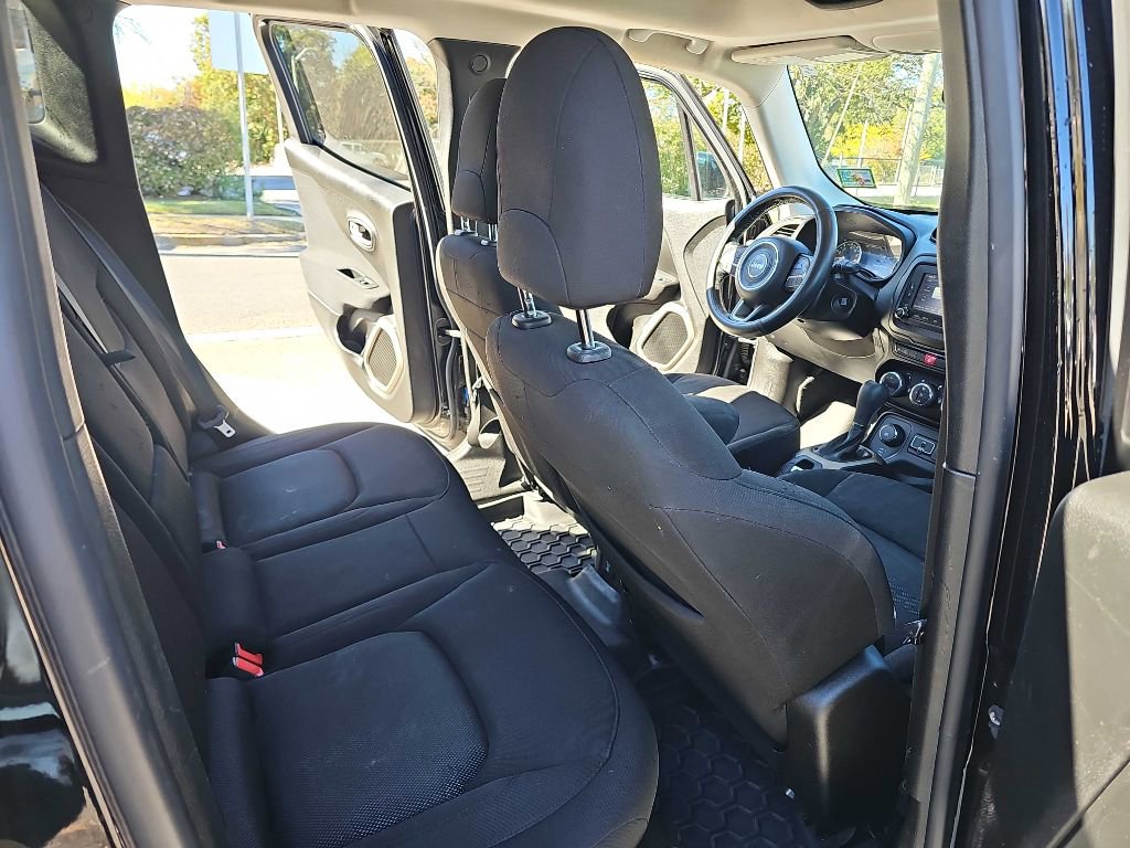 Used 2017 Jeep Renegade Latitude image 14