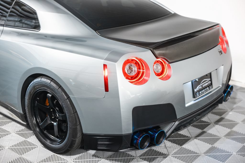 Used 2015 Nissan GT-R Black Edition AWD/4WD image 18