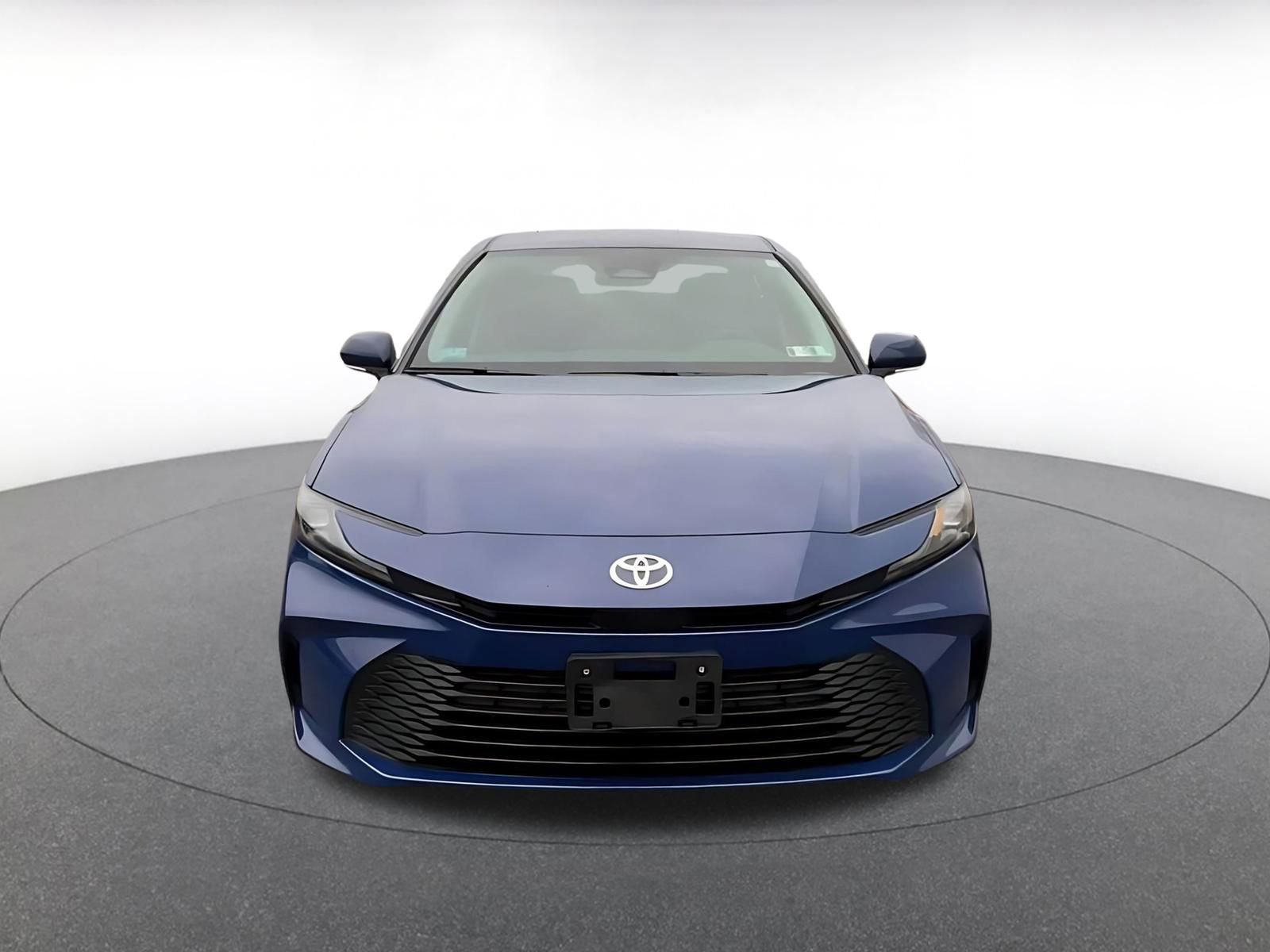 Used 2025 Toyota Camry LE image 5