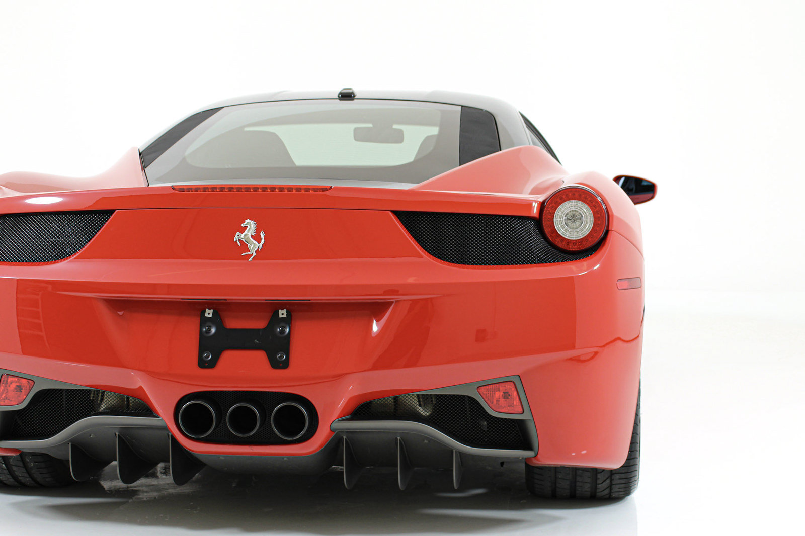 Certified 2015 Ferrari 458 Italia Coupe RWD image 17