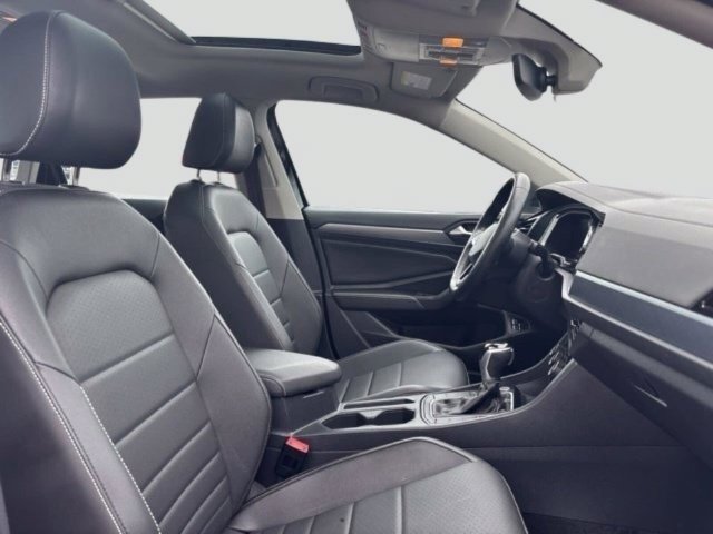 Used 2024 Volkswagen Jetta SE FWD image 11