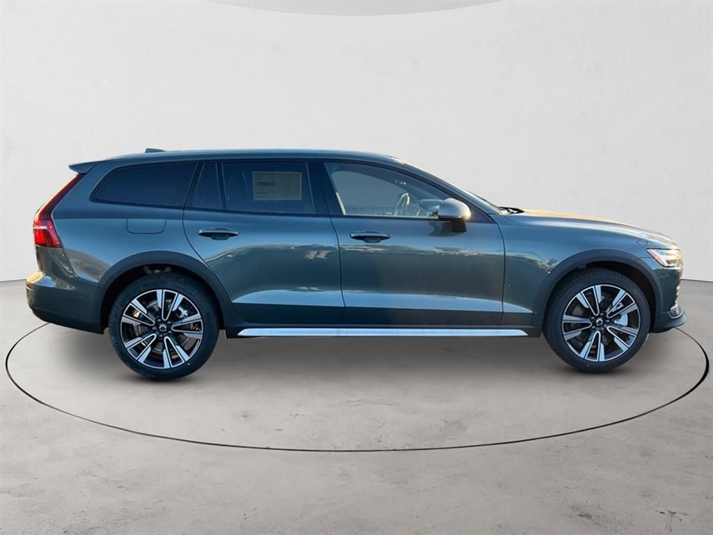 New 2026 Volvo V60 B5 Cross Country Ultra w/ Protection Package Premier AWD/4WD image 6