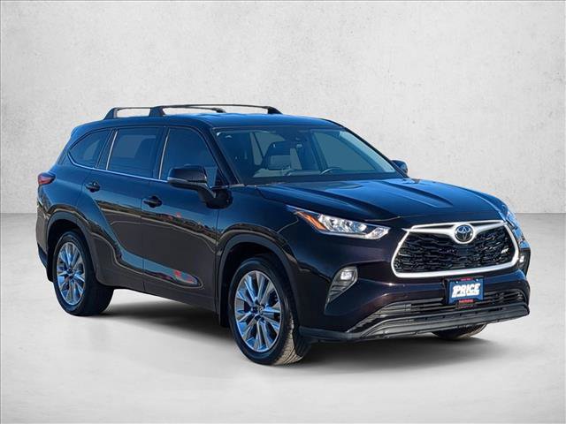 Used 2020 Toyota Highlander LE image 3