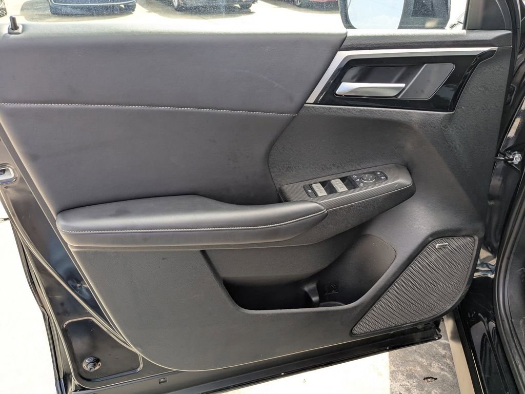 Used 2025 Mitsubishi Outlander SE FWD image 11