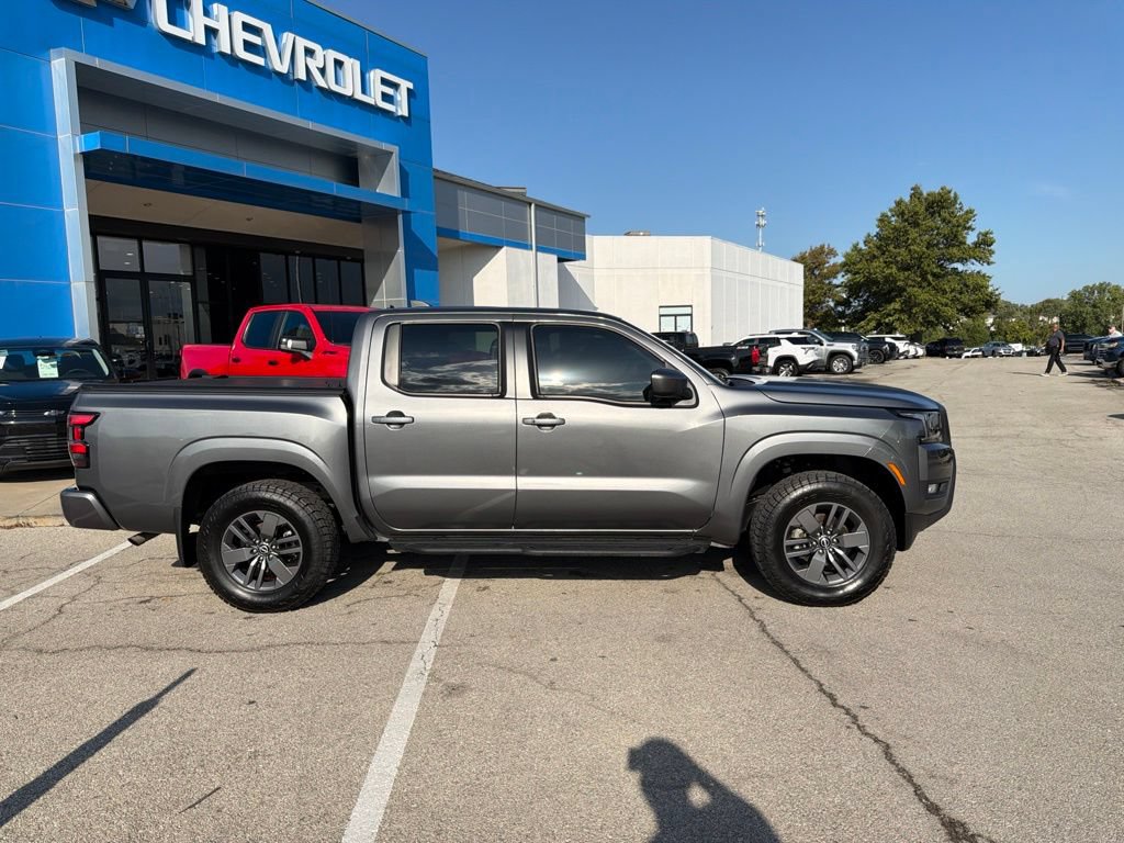 Used 2025 Nissan Frontier SV w/ SV Convenience Package AWD/4WD image 2