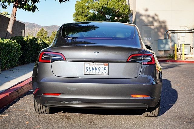 Used 2023 Tesla Model 3 Standard Range RWD image 9