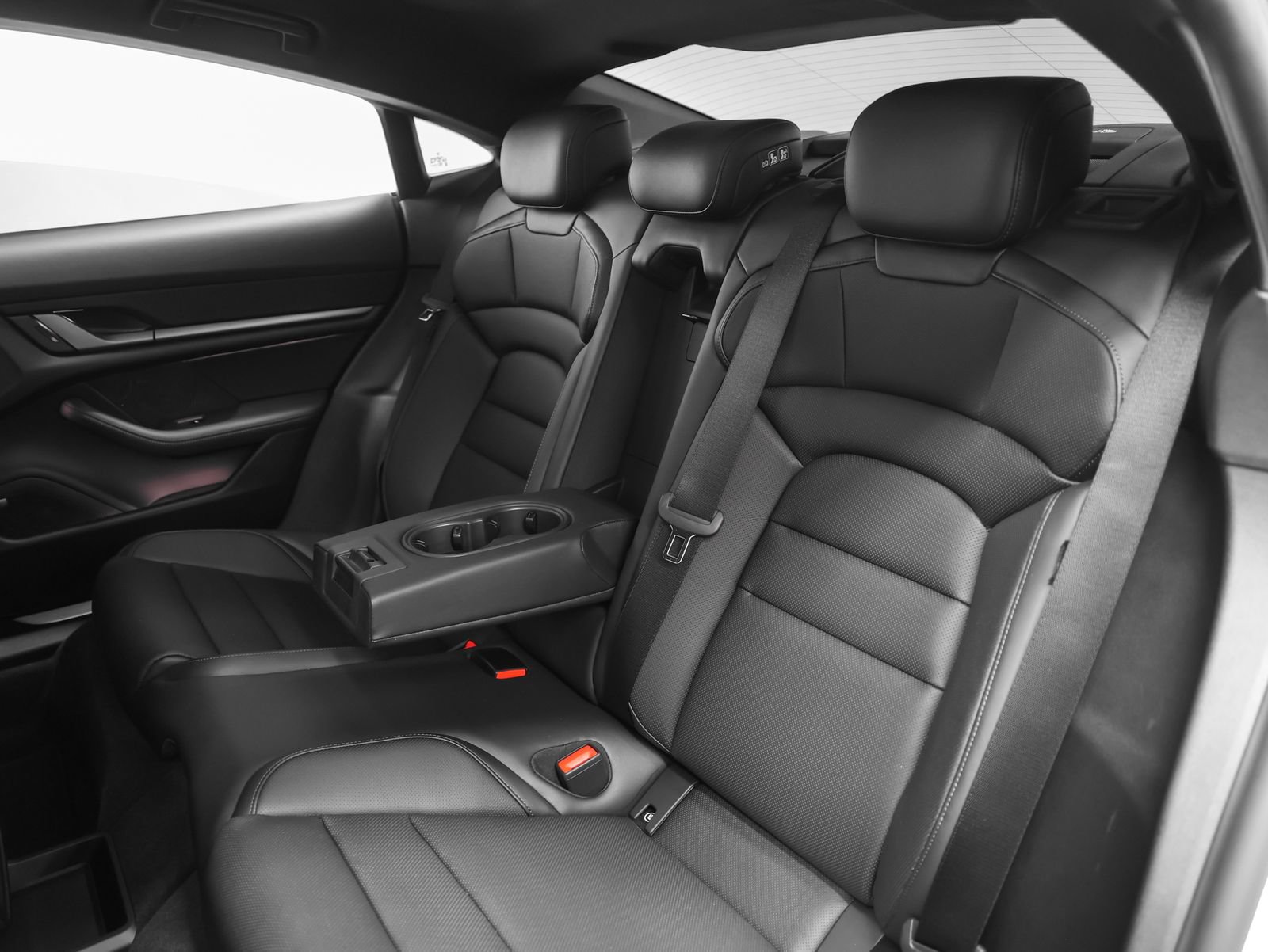 Certified 2025 Porsche Taycan AWD/4WD image 41