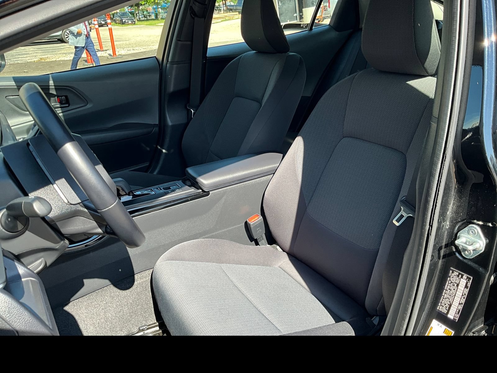 Used 2024 Toyota Prius LE FWD image 8