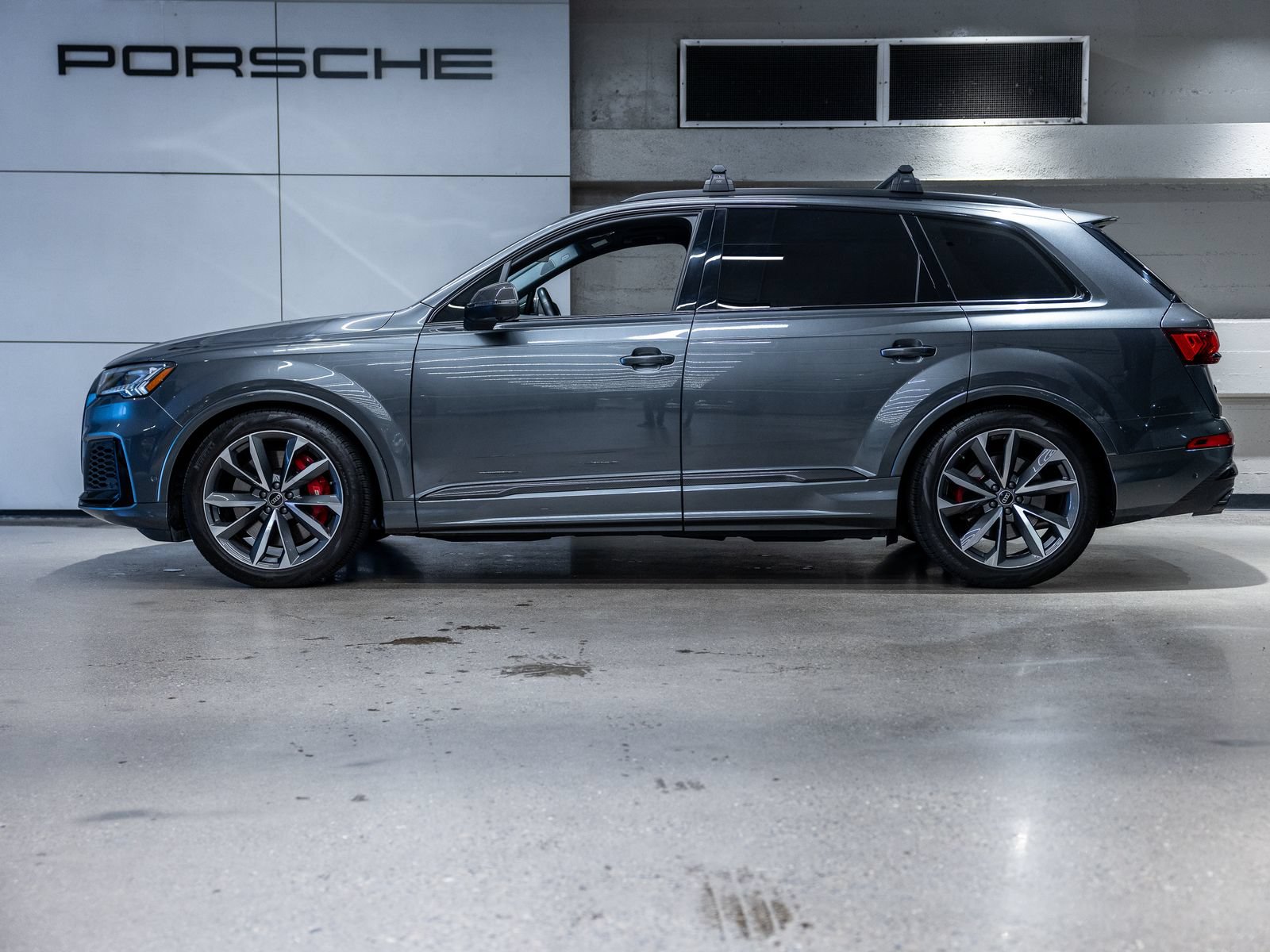 Used 2023 Audi SQ7 Prestige w/ Sport Package AWD/4WD image 2