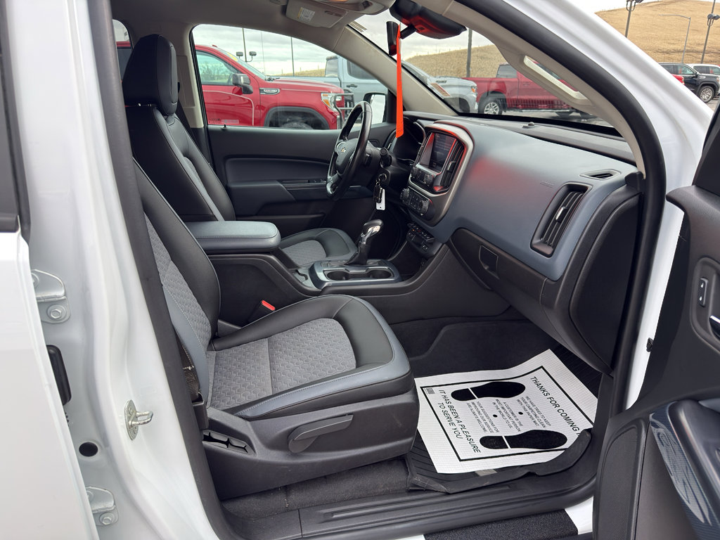Used 2022 Chevrolet Colorado Z71 w/ Safety Package AWD/4WD image 10