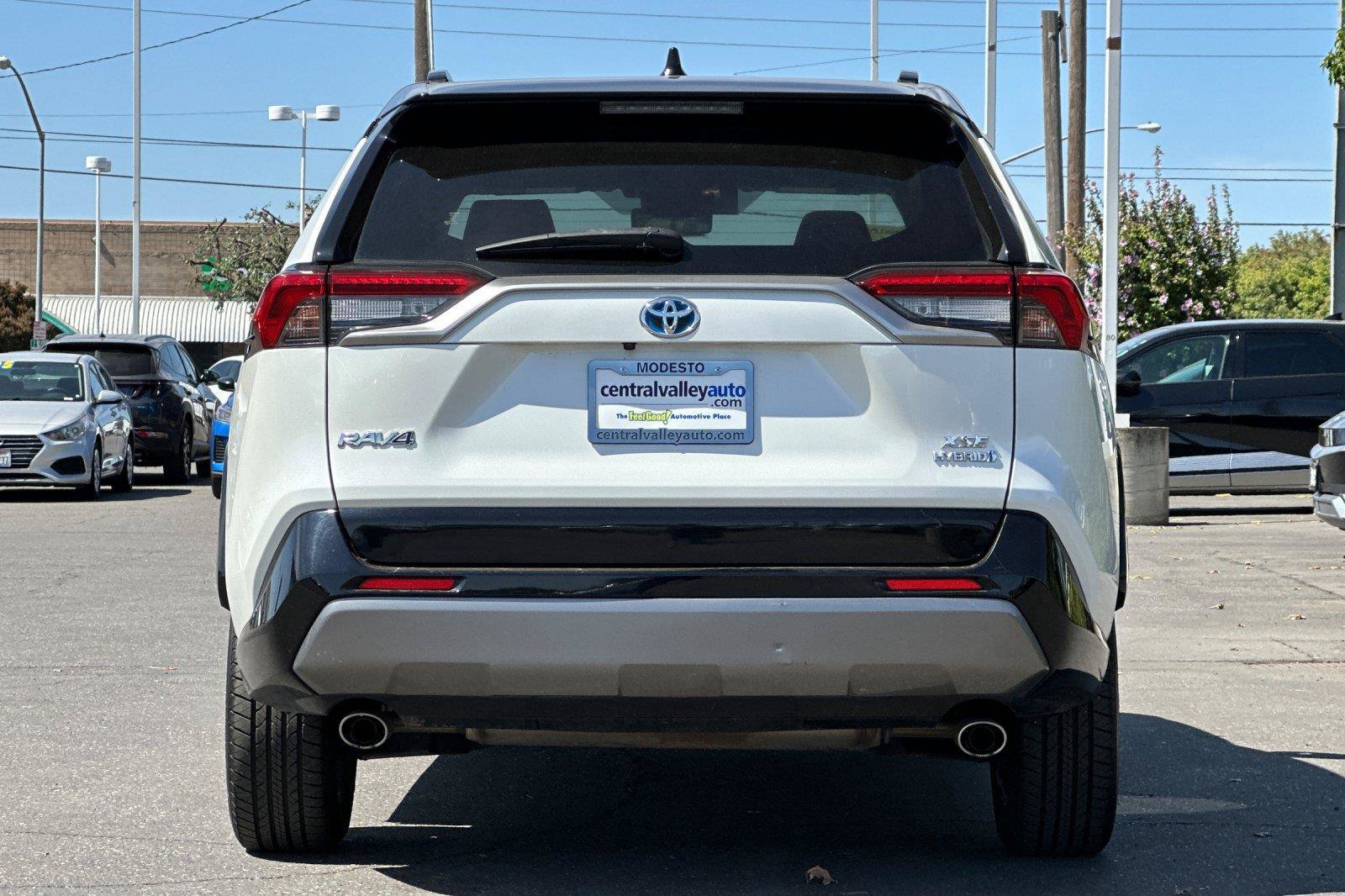 Used 2019 Toyota RAV4 XSE w/ Carpet Mat Package AWD/4WD image 4