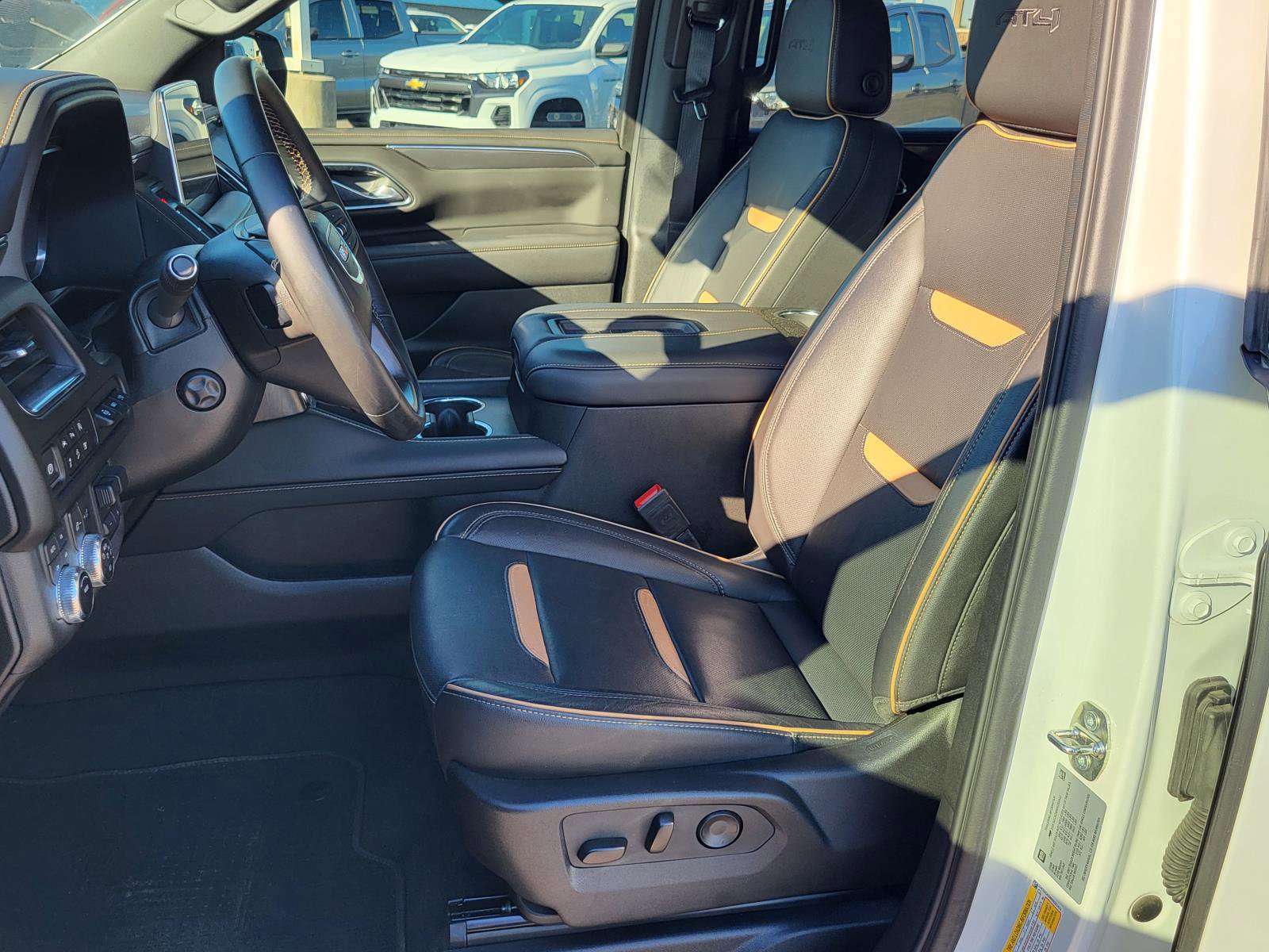 Used 2024 GMC Yukon AT4 w/ Technology Package image 17