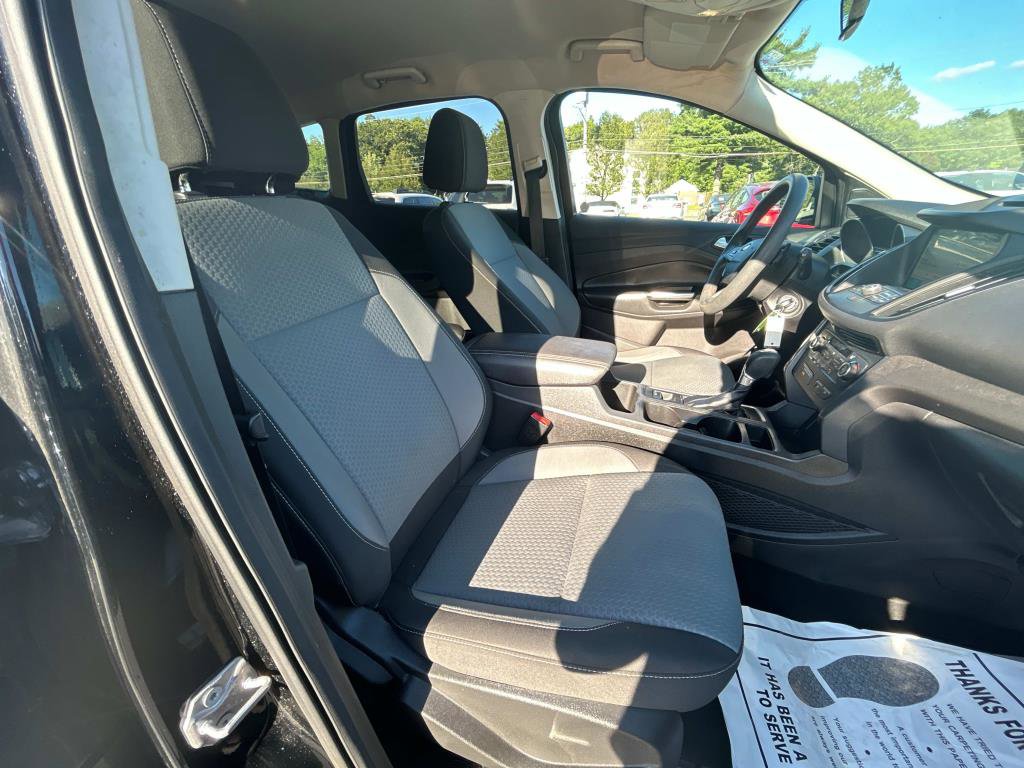 Used 2017 Ford Escape SE w/ Equipment Group 201A image 17