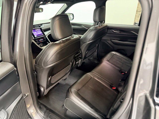 Certified 2024 Jeep Grand Cherokee Altitude AWD/4WD image 31