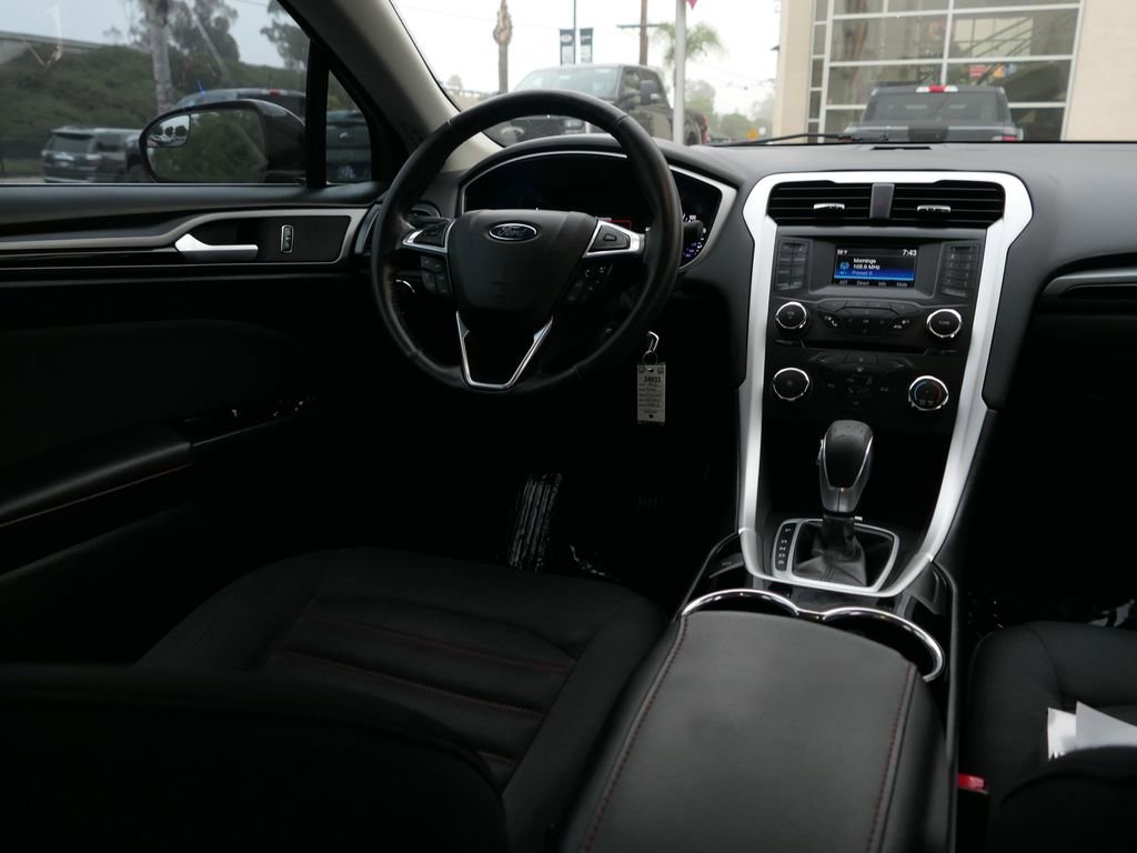 Used 2015 Ford Fusion SE w/ Equipment Group 201A image 26