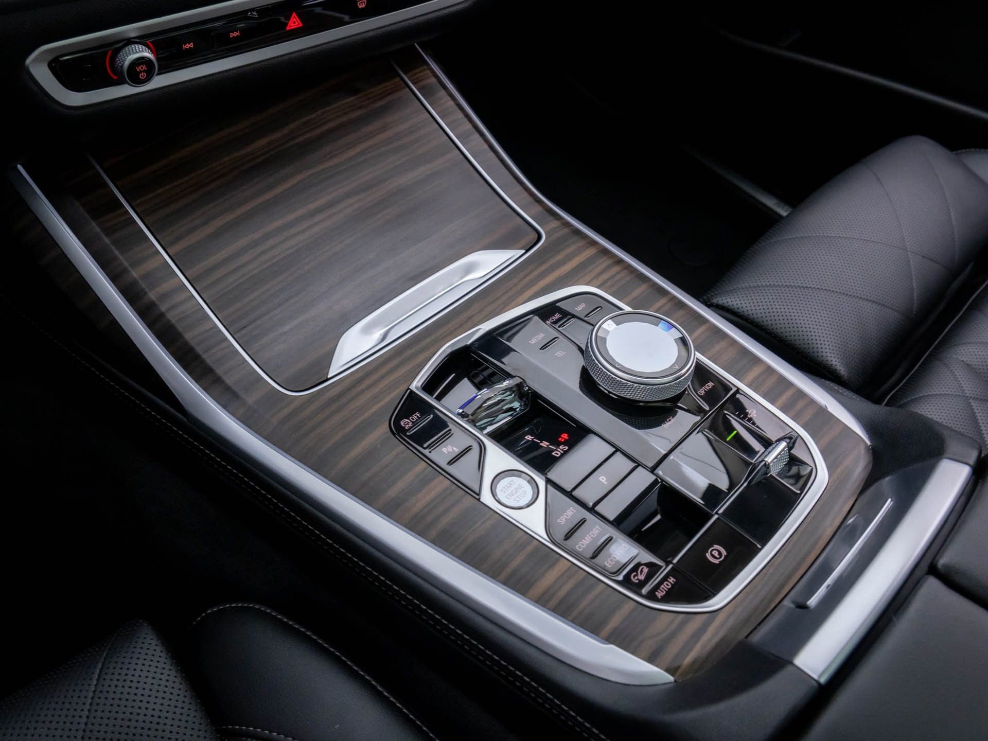 Certified 2025 BMW X7 xDrive40i w/ Executive Package image 12