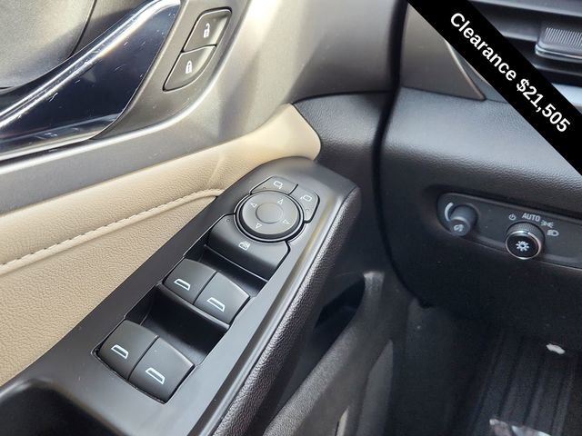 Used 2023 Chevrolet Traverse LS image 34