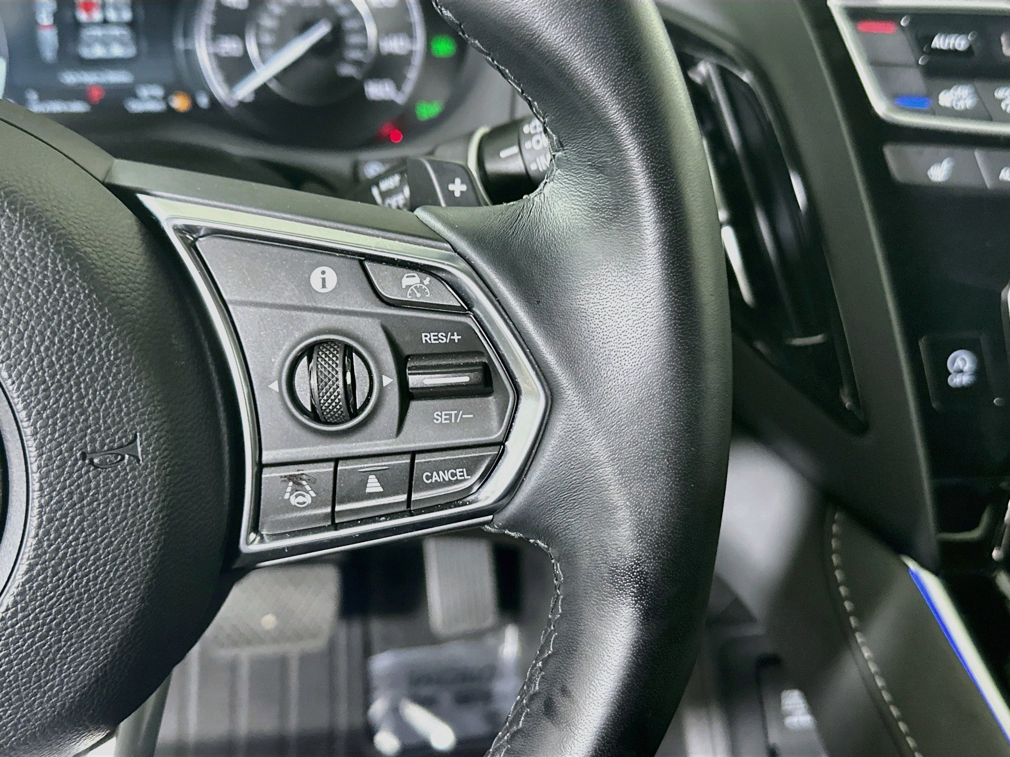 Used 2025 Acura RDX w/ Technology Package AWD/4WD image 17