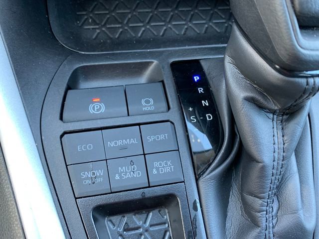 Used 2024 Toyota RAV4 LE AWD/4WD image 23