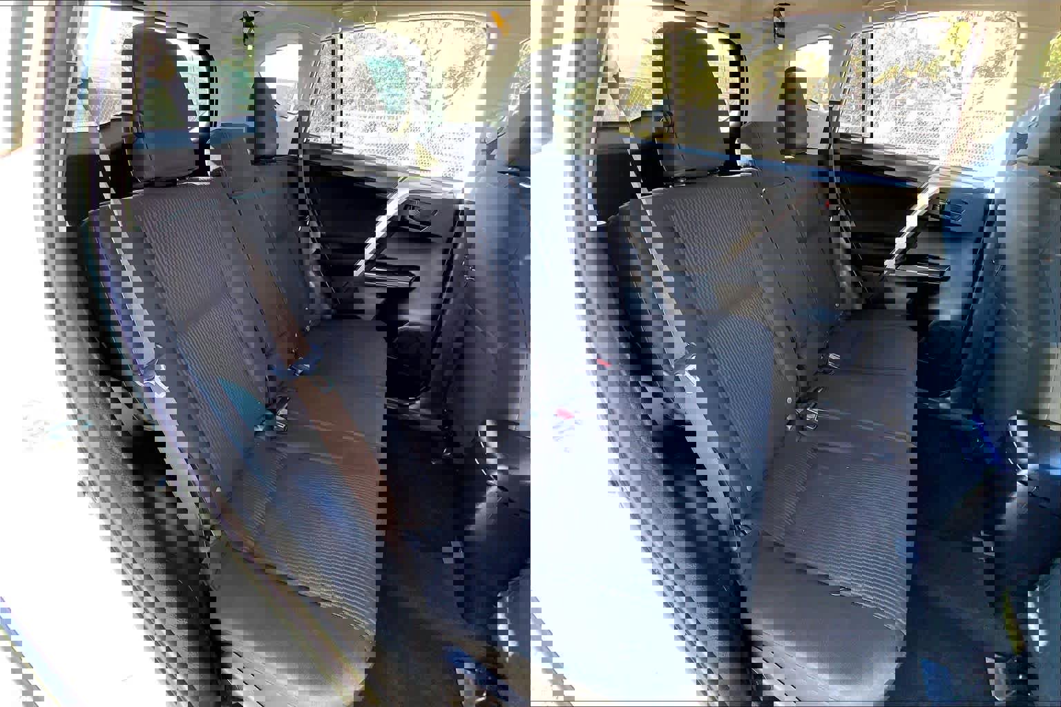 Used 2016 Toyota RAV4 LE image 19