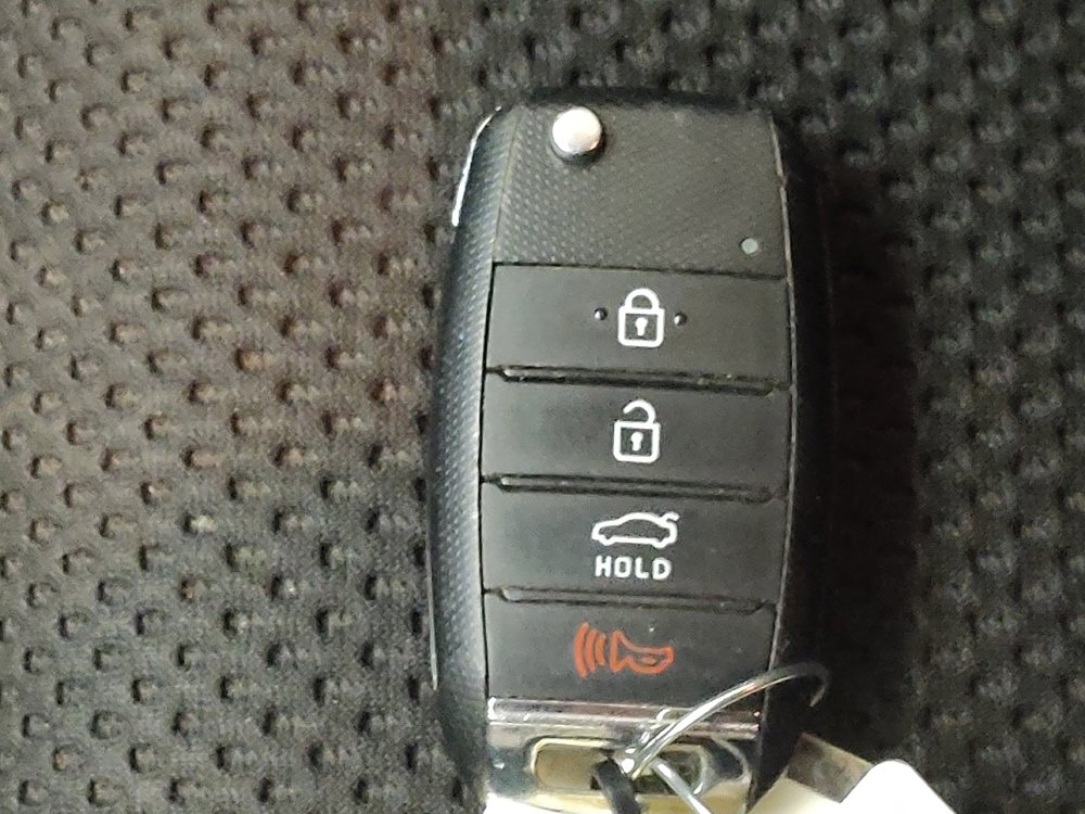 Used 2020 Kia Optima LX image 32