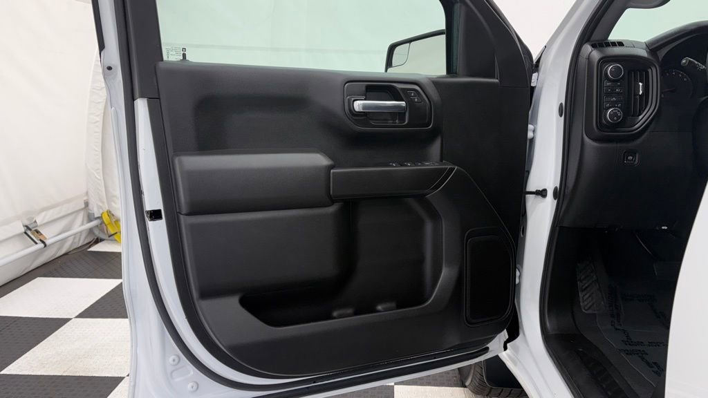 Used 2024 Chevrolet Silverado 1500 Custom image 13