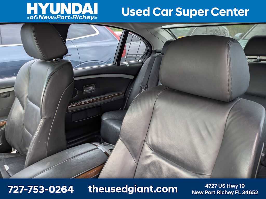 Used 2005 BMW 745i RWD image 3