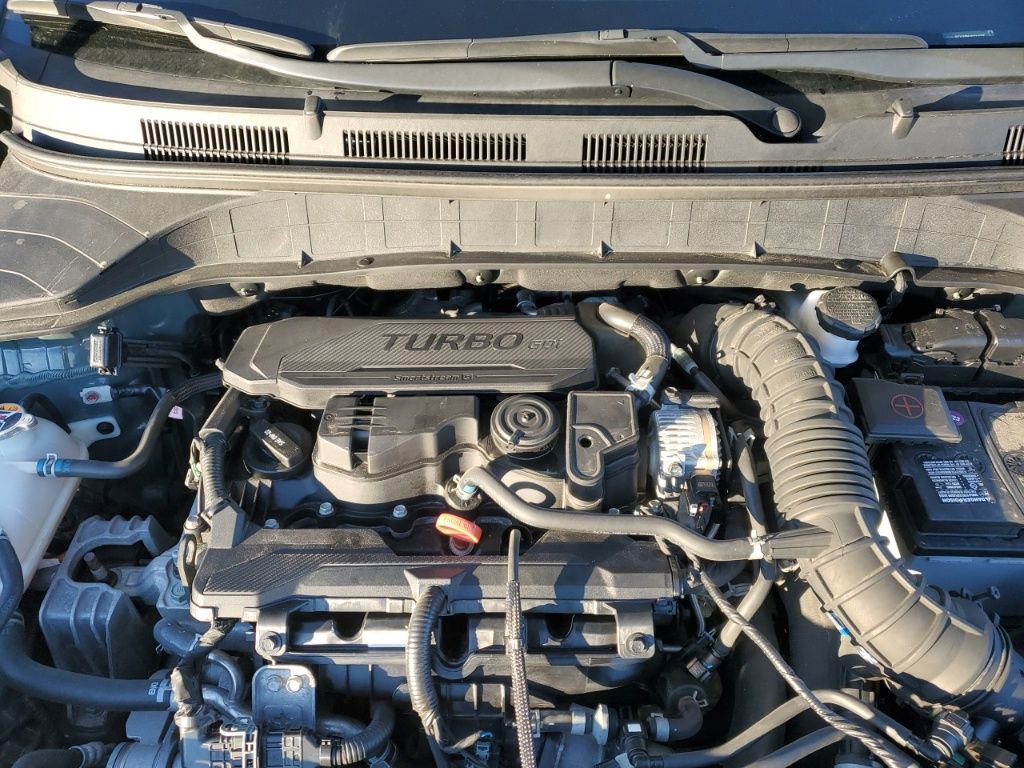 Used 2022 Hyundai Kona Limited w/ Cargo Package image 12