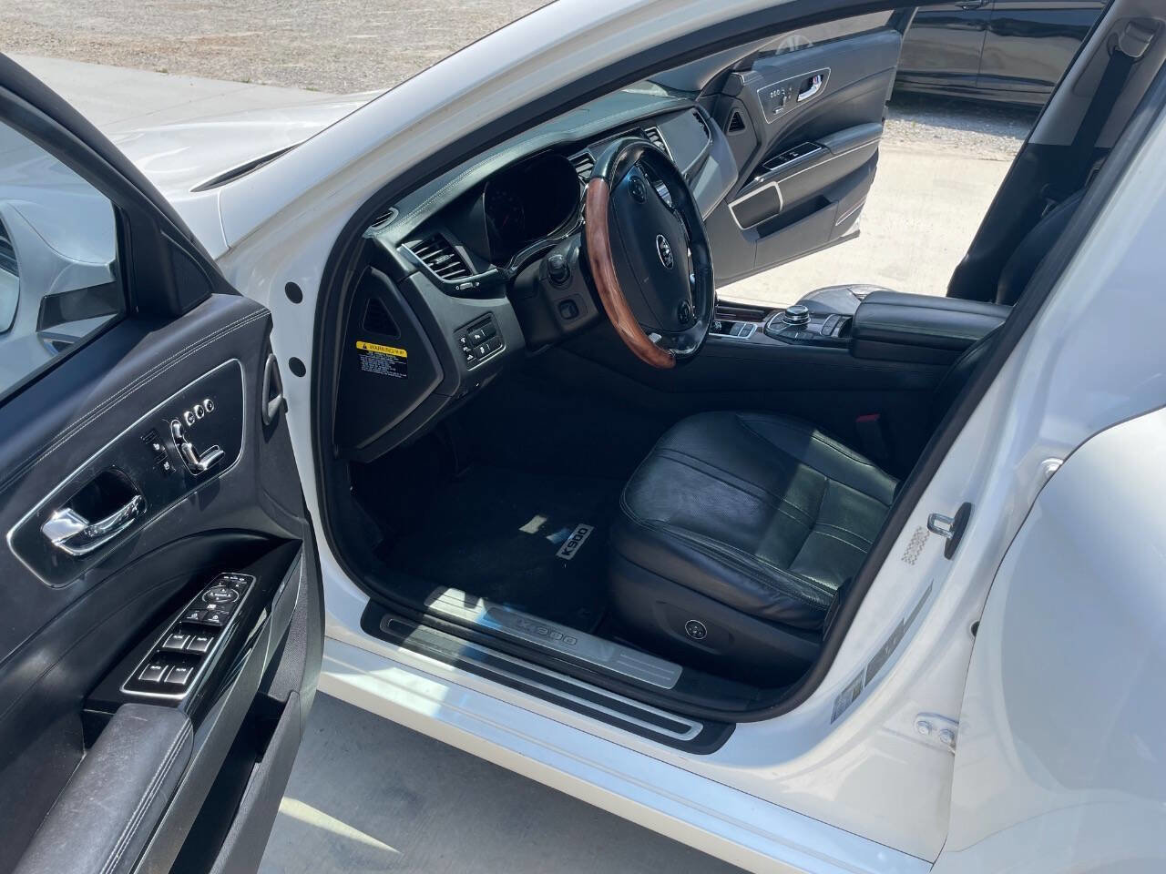 Used 2016 Kia K900 Luxury RWD image 39