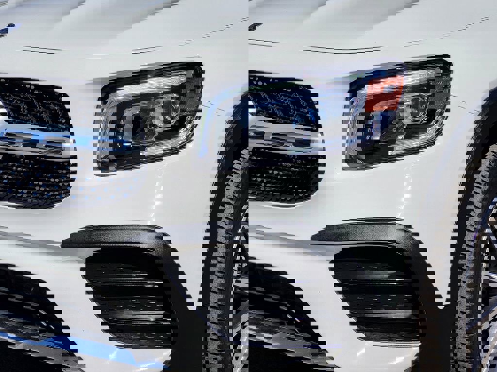 Used 2023 Mercedes-Benz GLB 250 4MATIC image 5