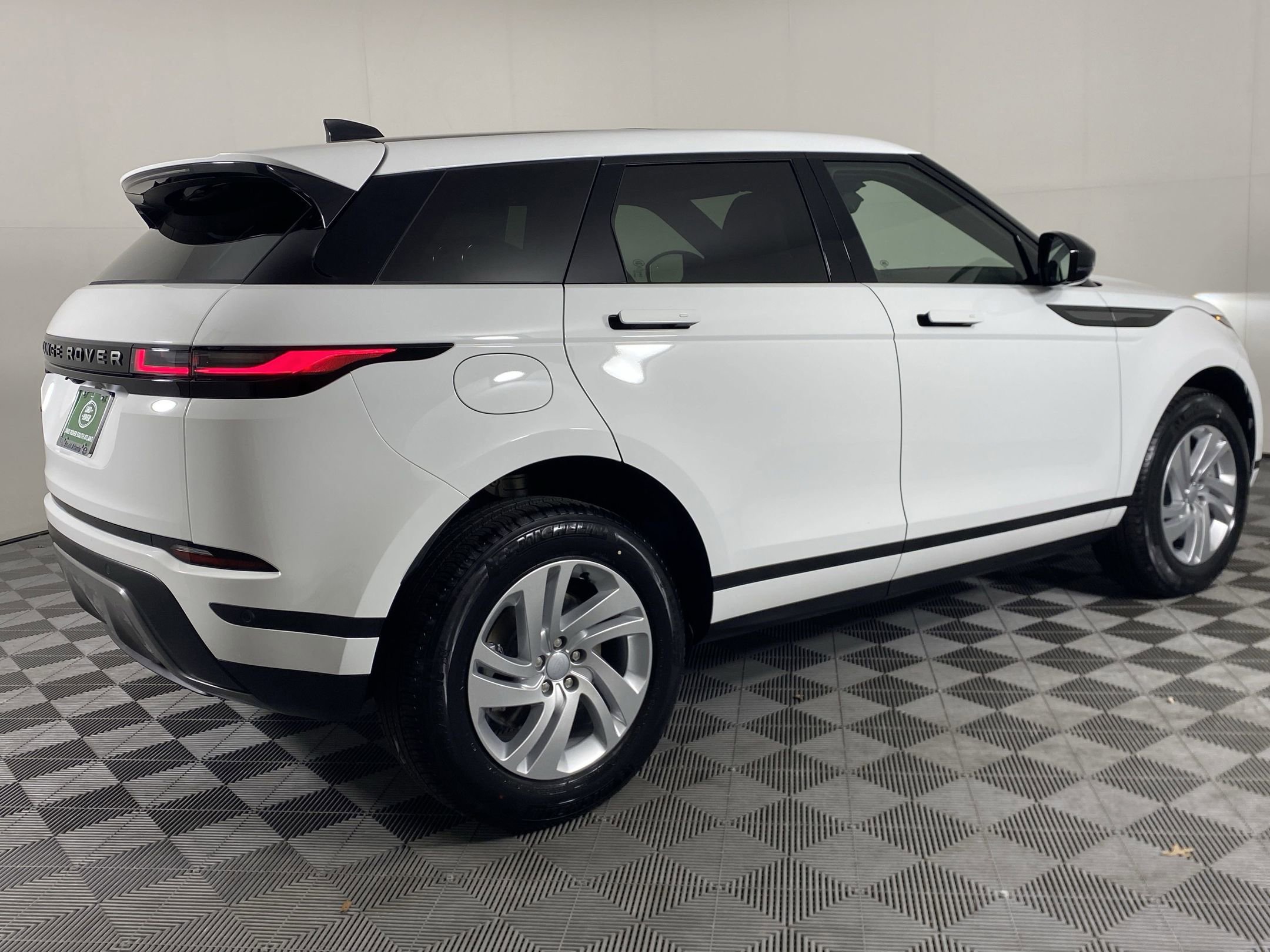 Used 2026 Land Rover Range Rover Evoque S image 7