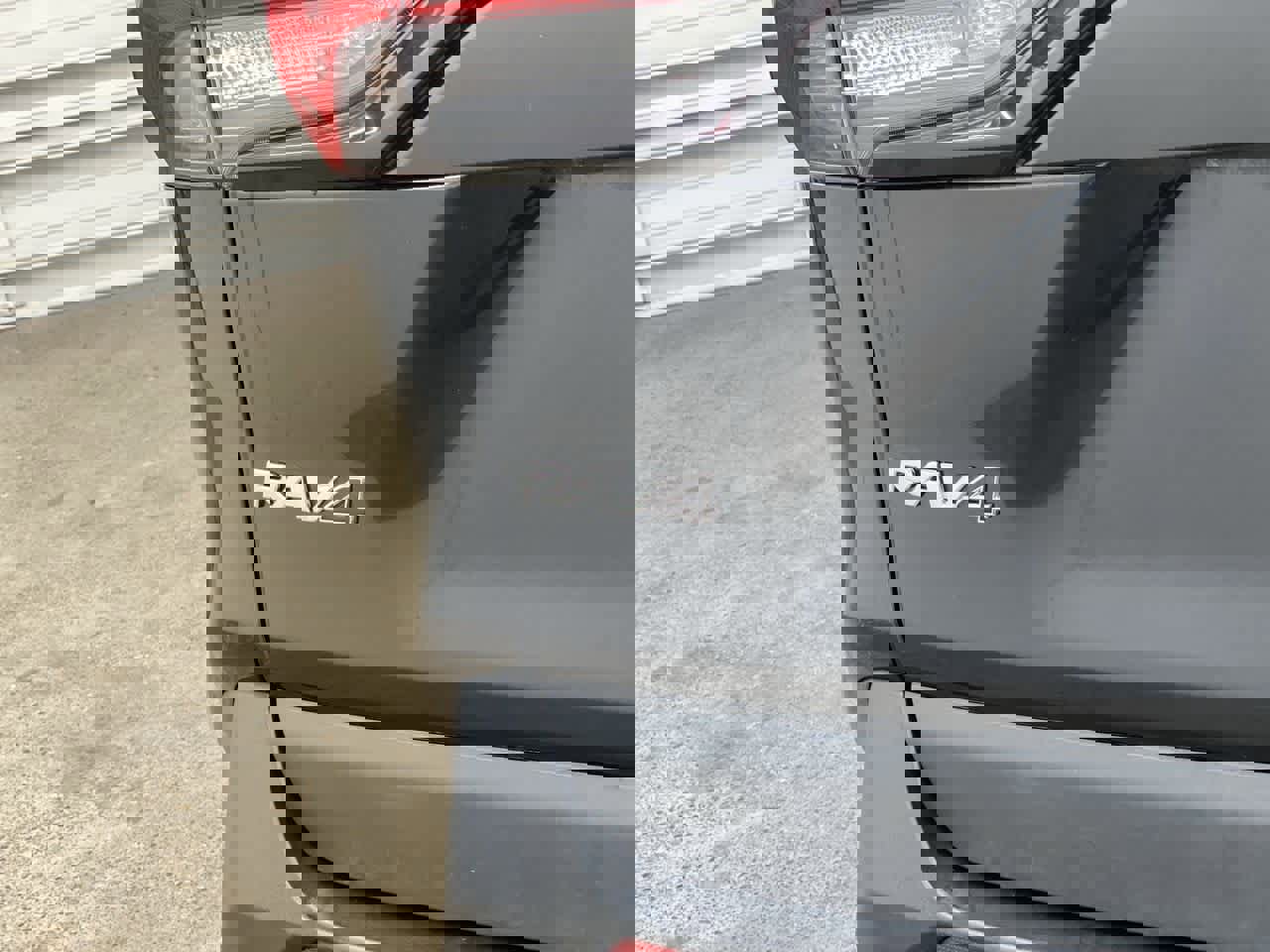 Used 2021 Toyota RAV4 XLE image 10