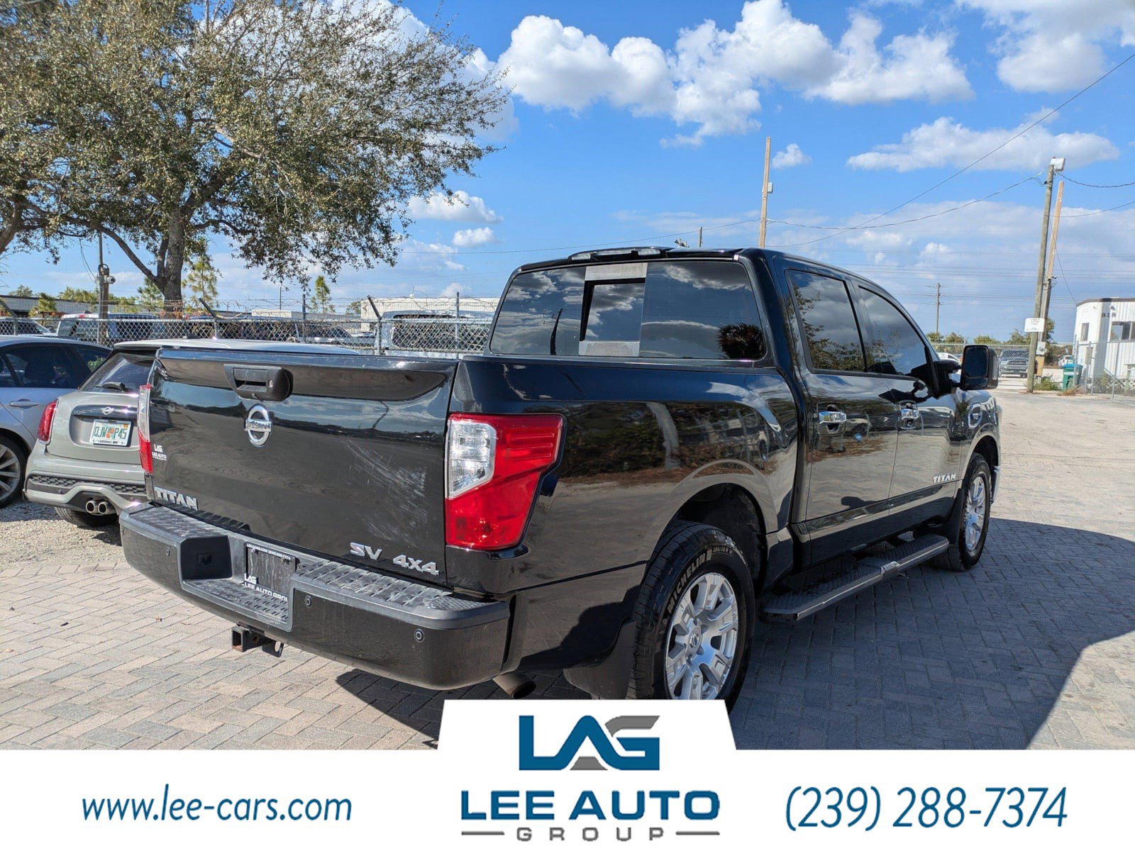 Used 2017 Nissan Titan SV AWD/4WD image 3