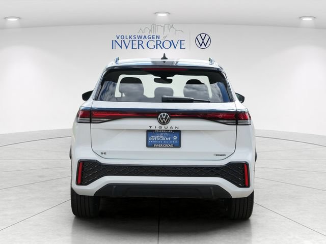 Certified 2026 Volkswagen Tiguan SE R-Line AWD/4WD image 6