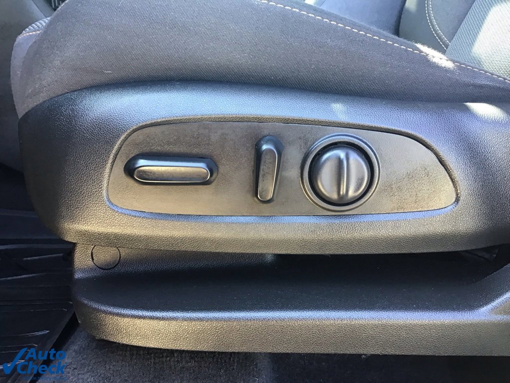 Used 2021 Chevrolet Traverse LT image 34