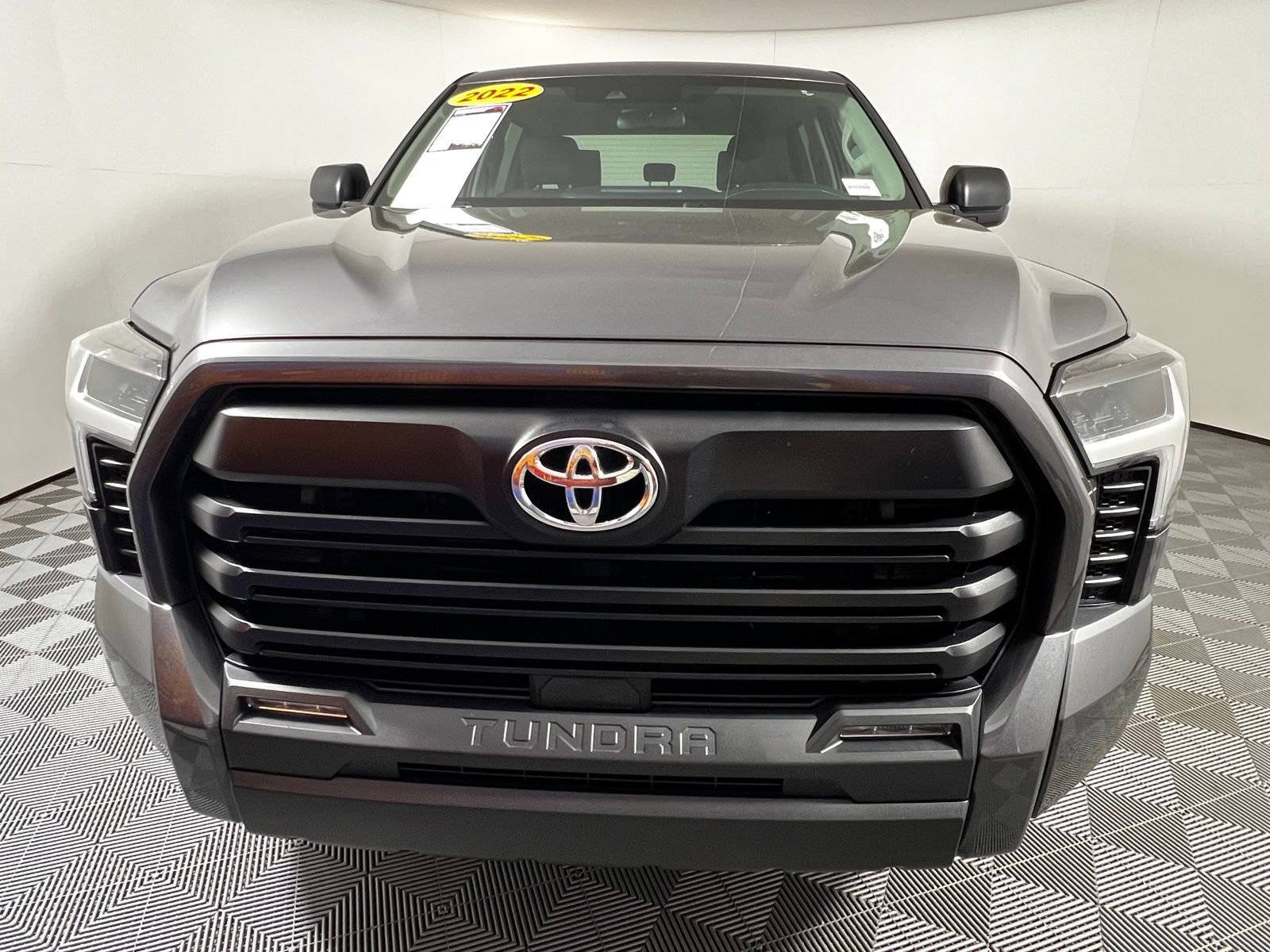 Used 2022 Toyota Tundra SR5 RWD image 2