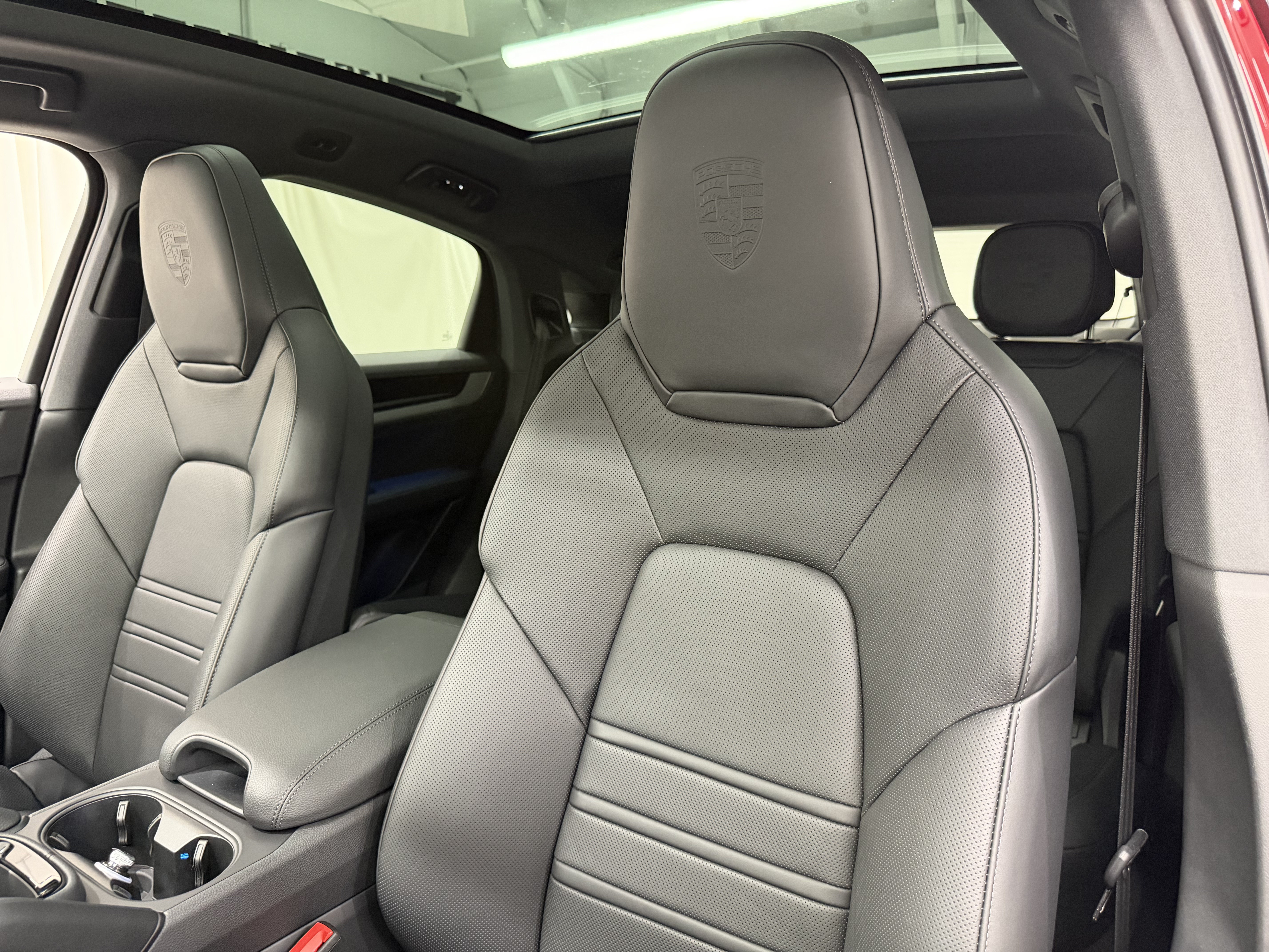 New 2026 Porsche Cayenne Coupe AWD/4WD image 5