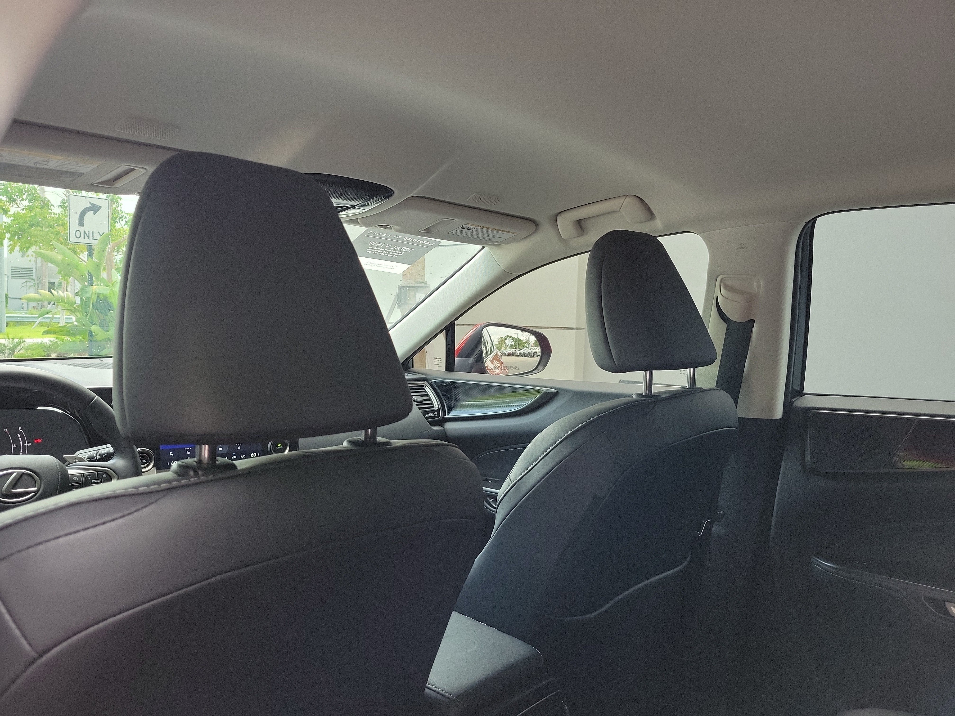 Used 2025 Lexus NX 250 FWD w/ Towing Package (2000 Lbs) image 14