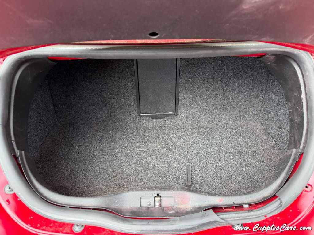 Used 2006 Volkswagen Beetle Convertible w/ Package 1 FWD image 7