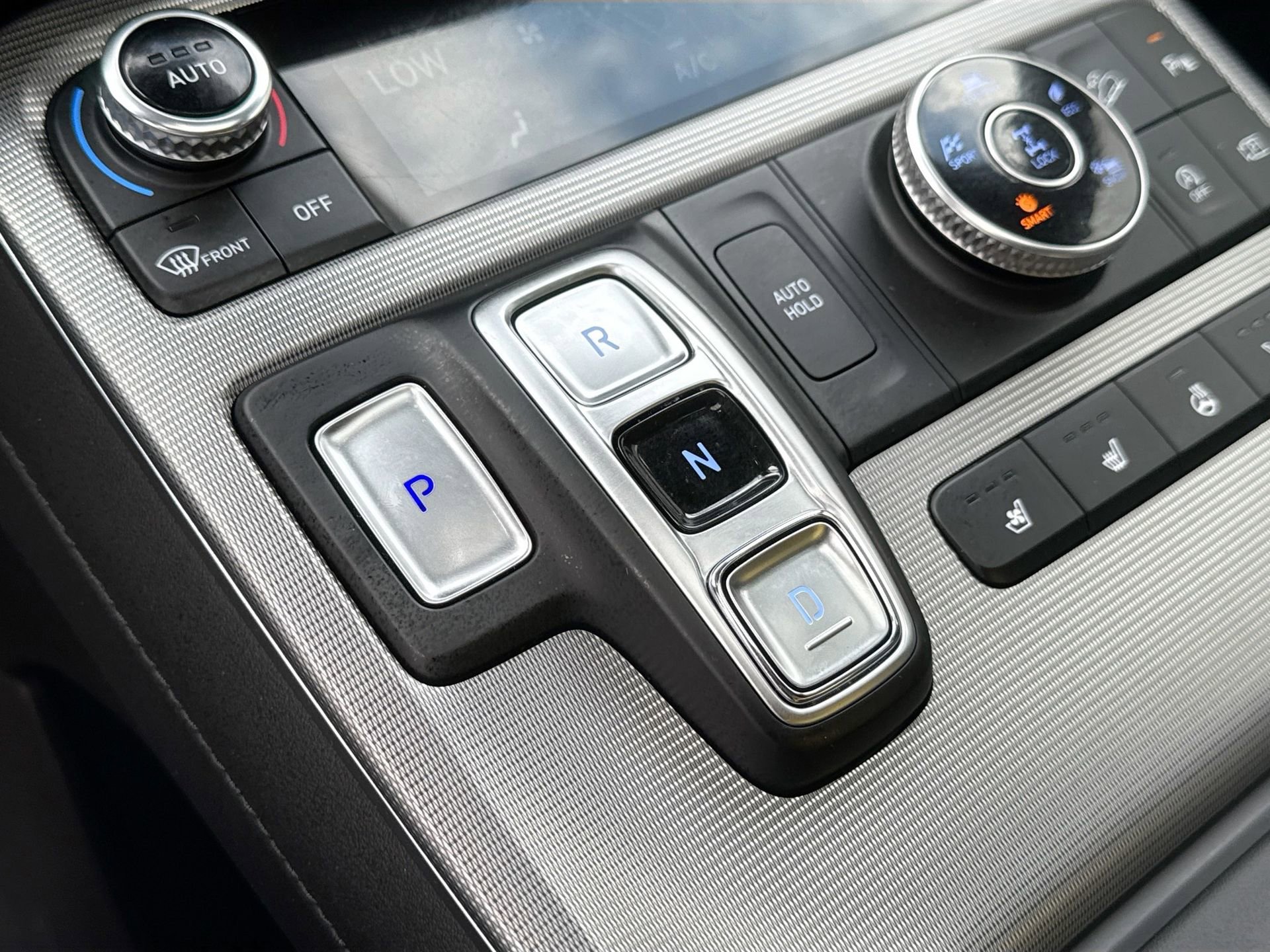 Used 2024 Hyundai Palisade Calligraphy image 18