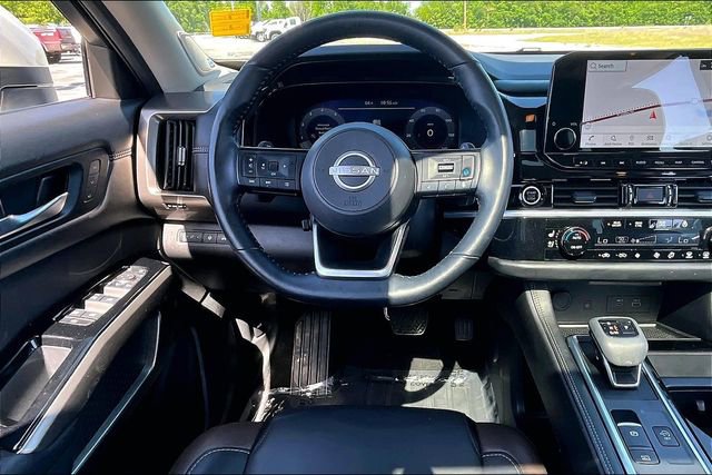 Used 2024 Nissan Pathfinder Platinum w/ Cargo Package AWD/4WD image 8